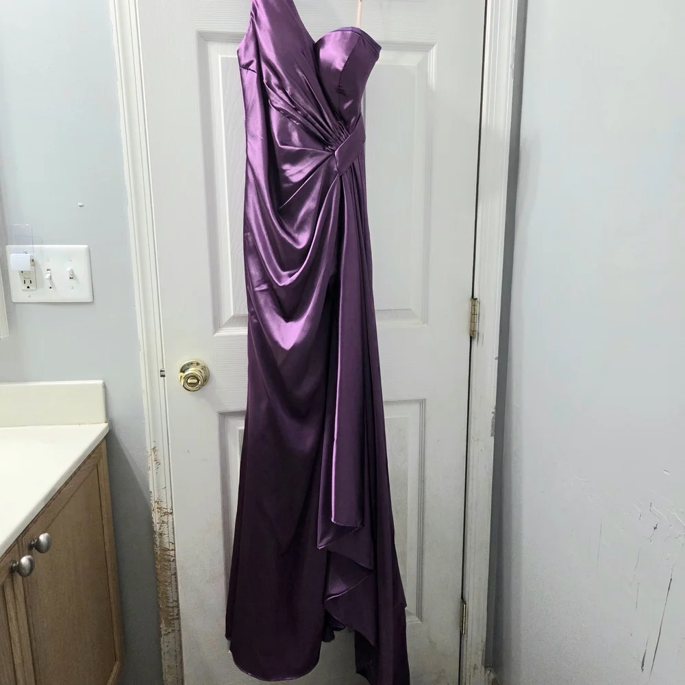 Elegant One Shoulder Satin Dress in Deep Purple - Picture 2 of 12